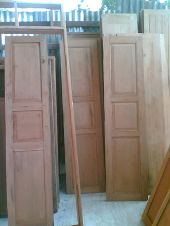 Made Antique Wooden Door