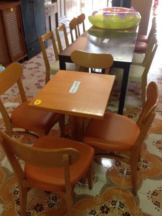 ชุดโต๊ะเก้าอี้ญี่ปุ่น