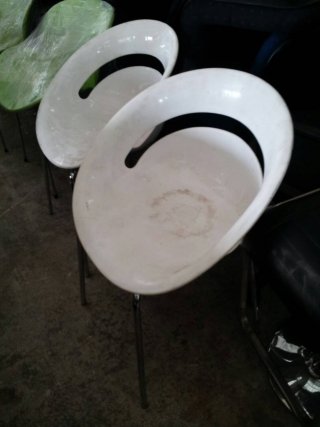 เก้าอี้ทรงก้นหอย สีขาว