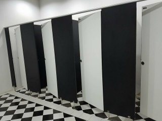 บริการติดตั้งผนังกั้นห้องน้ำ