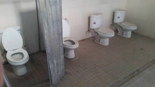 ผนังห้องน้ำราคาถูก