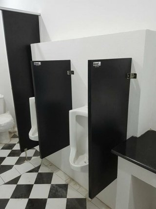 ผนังห้องน้ำสำเร็จรูป, ติดตั้งผนังกั้นห้องน้ำ
