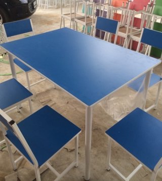 โต๊ะโรงอาหาร สีสัน