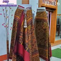 ผ้าไหม ทอยกดอก มัดหมี่ ลาย ๖๙ หน้านาง ชายครุย