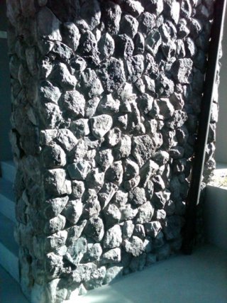 หินเทียมรุ่น Mountain Rubble Stone เทาดำ