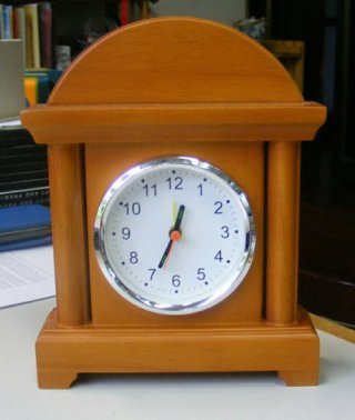 นาฬิกาตั้งโต๊ะ C-02