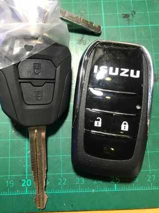 กุญแจรีโมทรถยนต์แบบพับ อีซูซุ Isuzu