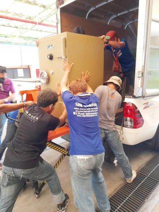 รถรับขนย้ายตู้เซฟ 24 ชั่วโมง