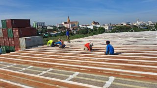 รับเหมาพ่นสีหลังคา