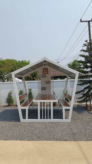 ซุ้มนั่งเล่นหน้าบ้าน