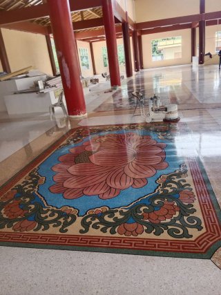 ช่างหินขัดทรายล้าง, ช่างหนุ่มหินขัดทรายล้าง