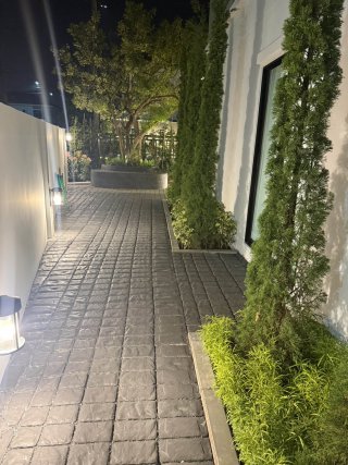 รับปูแผ่นพื้นทางเดินสวน