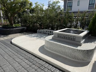 รับปูแผ่นพื้นทางเดินสวน