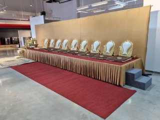 ชุดพระแบบนั่งพื้น