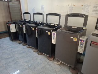 ร้านสะดวกซัก เครื่องซักผ้าหยอดเหรียญ LG 10 kg 