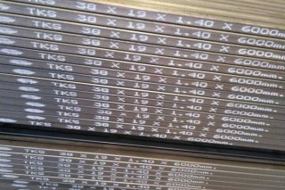 แป๊ปแบน 38 x 19 มม. Rectangular pipe 38 x 19 mm.
