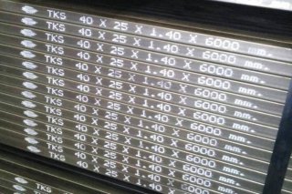 แป็ปแบน 40 x 20 มม. Rectangular pipe 40 x 20 mm.
